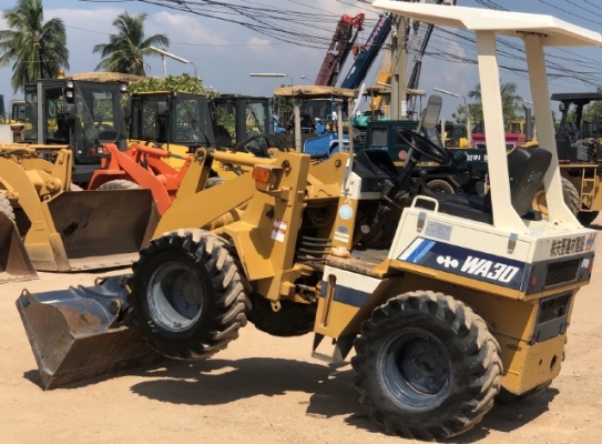 ขายรถตักล้อยาง KOMATSU WA30-2 (4XX ชั่วโมง) นำเข้าเองจากญี่ปุ่น สภาพสวยพร้อมใช้งาน มีVDOการทำงานครับ