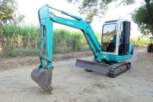 รถขุด komatsu pc35r-8 นำเข้าญี่ไม่เคยใช้ในไทย โทร 086-1602189
