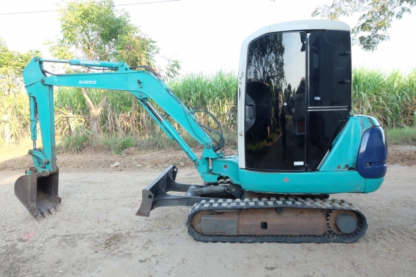 รถขุด komatsu pc35r-8 นำเข้าญี่ไม่เคยใช้ในไทย โทร 086-1602189