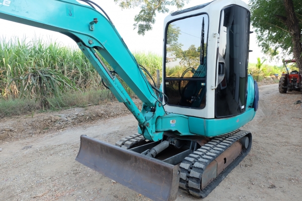 รถขุด komatsu pc35r-8 นำเข้าญี่ไม่เคยใช้ในไทย โทร 086-1602189
