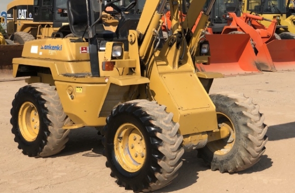 ขายรถตักล้อยาง KOMATSU WA30-5 (2,XXX ชั่วโมง) นำเข้าเองจากญี่ปุ่น สภาพสวยพร้อมใช้ มีVDOการทำงานครับ