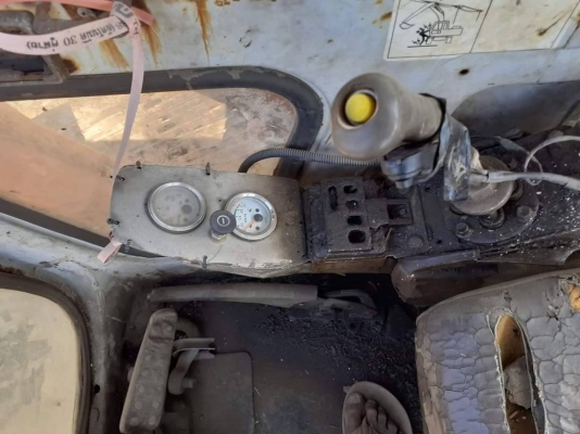 ขาย 495,000 HITACHI EX 200-2 รถแบคโฮติดแม่เหล็กดูดเหล็ก เครื่องดี ปั้มแรง เอวแน่น แม่เหล็กดูดแรง ช่วงล่างเต็ม รถพร้อมใช้งาน เอกสารซื้อขาย รถอยู่ กทม. 090-772-3710 090-772-3708