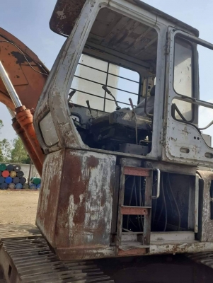 ขาย 495,000 HITACHI EX 200-2 รถแบคโฮติดแม่เหล็กดูดเหล็ก เครื่องดี ปั้มแรง เอวแน่น แม่เหล็กดูดแรง ช่วงล่างเต็ม รถพร้อมใช้งาน เอกสารซื้อขาย รถอยู่ กทม. 090-772-3710 090-772-3708