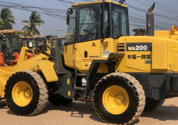 ขายรถตักล้อยาง KOMATSU WA200-6 ปี 2010 รถนอกนำเข้าจากญี่ปุ่น สภาพสวยพร้อมใช้ มีVDOการทำงานครับ