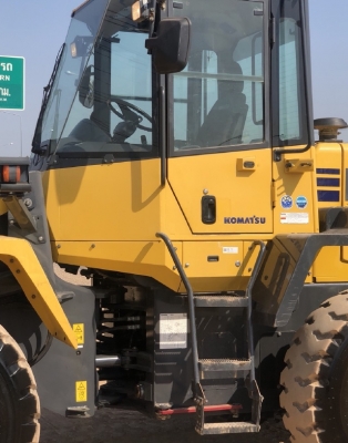 ขายรถตักล้อยาง KOMATSU WA200-6 ปี 2010 รถนอกนำเข้าจากญี่ปุ่น สภาพสวยพร้อมใช้ มีVDOการทำงานครับ