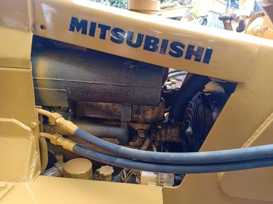 ขายMITSUBISHI. BD2F. เก่านอกแท้  สภาพสวย  แทรคใหญ่  พร้อมใช้  โทร 089-3818694จ๊อย