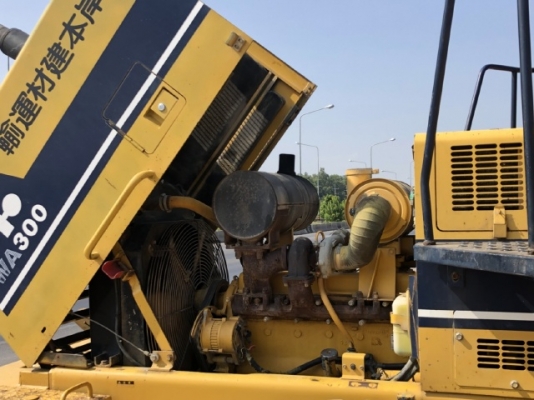 ขายรถตักล้อยาง KOMATSU WA300-1 นำเข้าเองจากญี่ปุ่น สภาพสวยพร้อมใช้ มีVDOการทำงานครับ