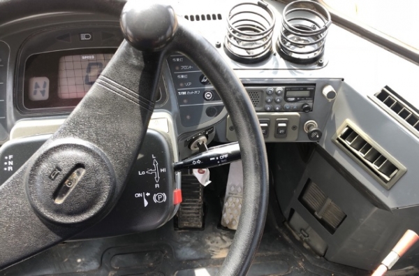 ขายรถตักล้อยาง KOMATSU WA300-3E นำเข้าเองจากญี่ปุ่น สภาพสวยพร้อมใช้งาน มีVDOการทำงานครับ ขายรถตักล้อยาง KOMATSU WA300-3E นำเข้าเองจากญี่ปุ่น สภาพสวยพร้อมใช้งาน มีVDOการทำงานครับ