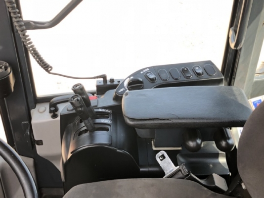 ขายรถตักล้อยาง KOMATSU WA320-7 ปี 2015 นำเข้าเองจากญี่ปุ่น สภาพสวยพร้อมใช้ มีVDOการทำงานครับ ขายรถตักล้อยาง KOMATSU WA320-7 ปี 2015 นำเข้าเองจากญี่ปุ่น สภาพสวยพร้อมใช้ มีVDOการทำงานครับ