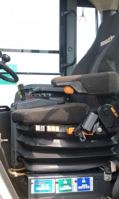 ขายรถตักล้อยาง KOMATSU WA380-6 ปี 2013 นำเข้าเองจากญี่ปุ่น สภาพสวยพร้อมใช้งาน มีVDOการทำงานครับ ขายรถตักล้อยาง KOMATSU WA380-6 ปี 2013 นำเข้าเองจากญี่ปุ่น สภาพสวยพร้อมใช้งาน มีVDOการทำงานครับ