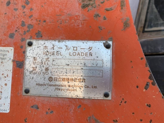 ขาย 1,180,000 บาท  รถตัก HITACHAI  ZW 220 ปี 57  3x,xxx ชม เครื่องดี ปั้มแรง เกียร์สมบูรณ์ ไฟฟ้าครบ ระบบพร้อมใช้งาน. เอกสารเล่มทะเบียน.   รถอยู่ สระบุรี โทร 0626426323