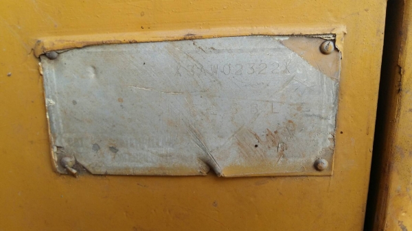 รถขุดขนาดกลาง 15 ตัน