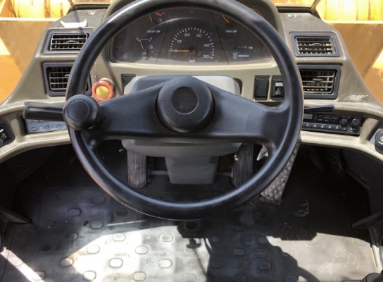 ขายรถตักล้อยาง TCM L26 นำเข้าเองจากญี่ปุ่น สภาพสวยพร้อมใช้ มีVDOการทำงานครับ ขายรถตักล้อยาง TCM L26 นำเข้าเองจากญี่ปุ่น สภาพสวยพร้อมใช้ มีVDOการทำงานครับ