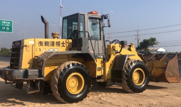 ขายรถตักล้อยาง TCM L27 (เทียบเท่า WA300) นำเข้าเองจากญี่ปุ่น สภาพสวยพร้อมใช้งาน มีVDOการทำงานครับ