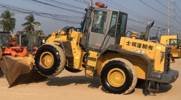 ขายรถตักล้อยาง TCM L27 (เทียบเท่า WA300) นำเข้าเองจากญี่ปุ่น สภาพสวยพร้อมใช้งาน มีVDOการทำงานครับ