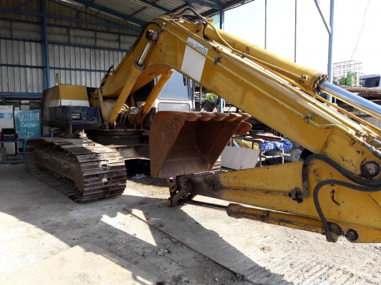 KOMATSU pc 200-5 พร้อมหัวเบเกอร์เจาะพร้อมบุ้งกี้ ไฟฟ้าครบ เครื่องดี ปั้มแรง เอวแน่น ช่วงล่างสวย รถพร้ มใช้งาน  ขาย 750,000 รถอยู่ กทม. 064-191-1112