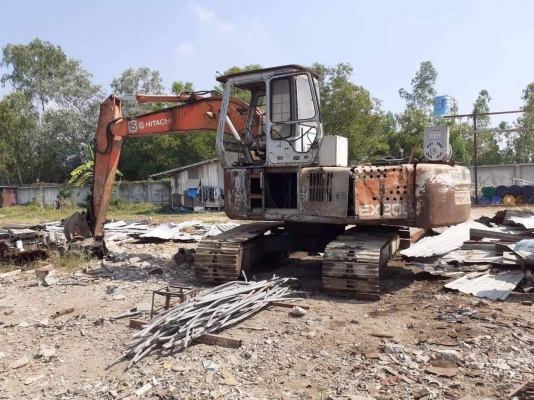 HITACHI EX 200-2 รถแบคโฮติดแม่เหล็กดูดเหล็ก เครื่องดี ปั้มแรง เอวแน่น แม่เหล็กดูดแรง ช่วงล่างเต็ม รถพร้อมใช้งาน เอกสารซื้อขาย ขาย 495,000  รถอยู่ กทม. 064-191-1112