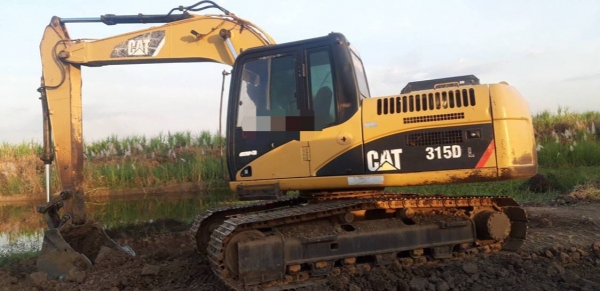 ขาย CAT 315 D JAPAN เล่มทะเบียน ไฟฟ้าครบ เครื่องดี ปั้มแรง เอวแน่น ช่วงล่างโซ่ใหม่ แอร์หนาว รถสวยพร้อมใช้งาน เอกสารพร้อมโอน ราคา  950,000 บาท รถอยู่ นครสวรรค์ 064-191-1112