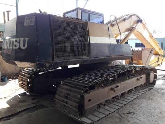 ขาย 750,000 KOMATSU pc 200-5 พร้อมหัวเบเกอร์เจาะพร้อมบุ้งกี้ ไฟฟ้าครบ เครื่องดี ปั้มแรง เอวแน่น ช่วงล่างสวย รถพร้ มใช้งาน  รถอยู่ กทม. 090-772-3710 090-772-3708