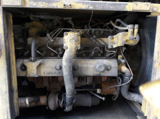 ขาย 750,000 KOMATSU pc 200-5 พร้อมหัวเบเกอร์เจาะพร้อมบุ้งกี้ ไฟฟ้าครบ เครื่องดี ปั้มแรง เอวแน่น ช่วงล่างสวย รถพร้ มใช้งาน  รถอยู่ กทม. 090-772-3710 090-772-3708