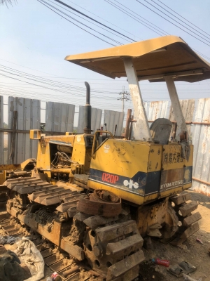 KOMATSU D 20-6 เครื่องดี เกียร์แรง ปั๊มยกแรง โซ่น่า ระบบเลี้ยวดี รถพร้อมใช้   เอกสารสัญญาซื้อขาย รถอยู่ มีนบุรี ขาย 175,000บาท  064-191-1112