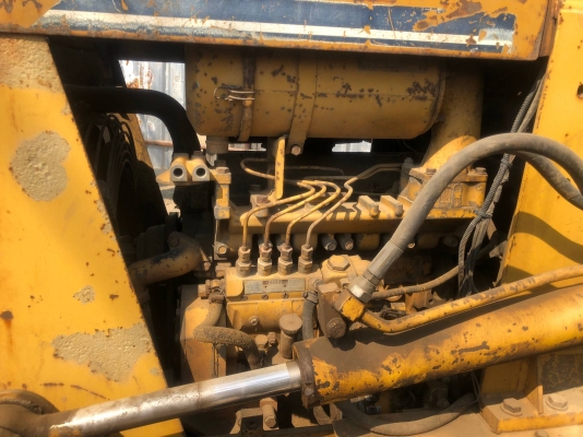 KOMATSU D 20-6 เครื่องดี เกียร์แรง ปั๊มยกแรง โซ่น่า ระบบเลี้ยวดี รถพร้อมใช้   เอกสารสัญญาซื้อขาย รถอยู่ มีนบุรี ขาย 175,000บาท  064-191-1112