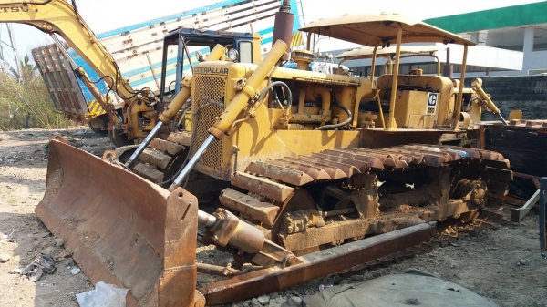รถแทร็กเตอร์ CAT D5D ฮ๊าฟยาวตีนเป็ด เครื่องดี เกียร์ตัดแรง ระบบเฟืองขับฮ๊าฟสมบูรณ์ เลี้ยวดี รถสวยพร้อมใช้งาน รถอยู่ มีนบุรี ขาย 275,000  064-191-1112