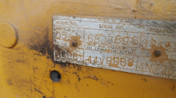 รถแทร็กเตอร์ CAT D5D ฮ๊าฟยาวตีนเป็ด เครื่องดี เกียร์ตัดแรง ระบบเฟืองขับฮ๊าฟสมบูรณ์ เลี้ยวดี รถสวยพร้อมใช้งาน รถอยู่ มีนบุรี ขาย 275,000  064-191-1112