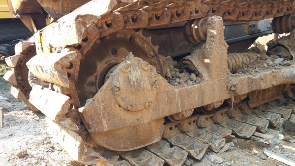 รถแทร็กเตอร์ CAT D5D ฮ๊าฟยาวตีนเป็ด เครื่องดี เกียร์ตัดแรง ระบบเฟืองขับฮ๊าฟสมบูรณ์ เลี้ยวดี รถสวยพร้อมใช้งาน รถอยู่ มีนบุรี ขาย 275,000  064-191-1112