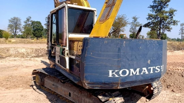 ขาย 495,000  KOMATSU PC120-5 คอนโทรล สั้น ตัวเดินใหญ่ แอร์เย็น  โช่ใหม่ เอวแน่น เอกสารอินวอยท์ รถพร้อมใช้งาน รถอยู่ ขอนแก่น 090-772-3710 090-772-3708