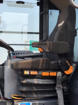 ขายรถตักล้อยาง KOMATSU WA380-6 ปี 2012 รถนอกนำเข้าเองจากญี่ปุ่น สภาพสวยพร้อมใช้ มีVDOการทำงานครับ