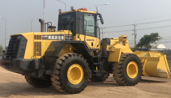 ขายรถตักล้อยาง KOMATSU WA380-6 ปี 2012 รถนอกนำเข้าเองจากญี่ปุ่น สภาพสวยพร้อมใช้ มีVDOการทำงานครับ