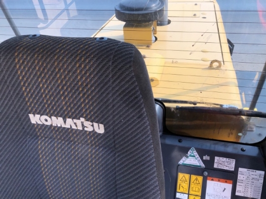 ขายรถตักล้อยาง KOMATSU WA380-6 ปี 2012 รถนอกนำเข้าเองจากญี่ปุ่น สภาพสวยพร้อมใช้ มีVDOการทำงานครับ