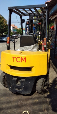 +++ ขายโฟล์คลิฟท์ T.C.M. FD25  ขนาด 2.5 ตัน  เครื่องยนต์ดีเซล  เสา 3 เมตร  เกียร์ออโตเมติค  ยางตันครับ