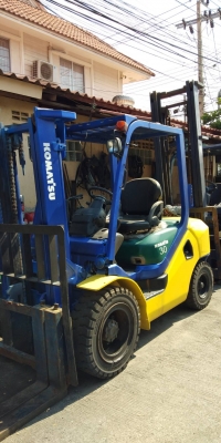 +++ ขายโฟล์คลิฟท์  KOMATSU FD30  รุ่น 16  ขนาด 3  ตัน  เครื่องยนต์ดีเซล  เสา 3  เมตร  เกียร์ธรรมดา   งา 1,070  มม.  ยางตันครับ
