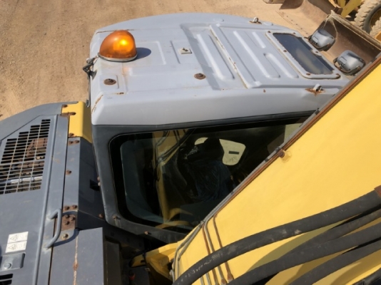 ขายรถขุด KOMATSU PC228US-3 (เทียบเท่า PC200-7) นำเข้าเองจากญี่ปุ่น สภาพสวยพร้อมใช้งาน มีVDOการทำงานครับ