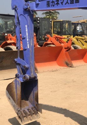 ขายรถขุด MITSUBISHI MM30T (1XXX ชั่วโมง) นำเข้าเองจากญี่ปุ่น สภาพสวยพร้อมใช้ มีVDOการทำงานครับ