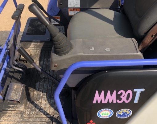 ขายรถขุด MITSUBISHI MM30T (1XXX ชั่วโมง) นำเข้าเองจากญี่ปุ่น สภาพสวยพร้อมใช้ มีVDOการทำงานครับ