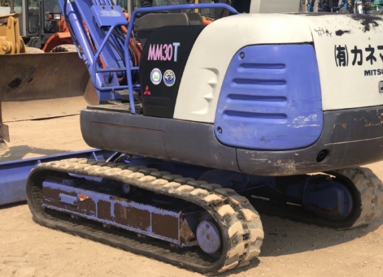 ขายรถขุด MITSUBISHI MM30T (1XXX ชั่วโมง) นำเข้าเองจากญี่ปุ่น สภาพสวยพร้อมใช้ มีVDOการทำงานครับ