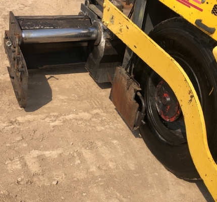 ขายรถปูยาง SUMITOMO HA31W-2 (ขนาด 3 เมตร) ปี 2002 นำเข้าเองจากญี่ปุ่น สภาพสวยพร้อมใช้ มีVDOการทำงานครับ ขายรถปูยาง SUMITOMO HA31W-2 (ขนาด 3 เมตร) ปี 2002 นำเข้าเองจากญี่ปุ่น สภาพสวยพร้อมใช้ มีVDOการทำงานครับ