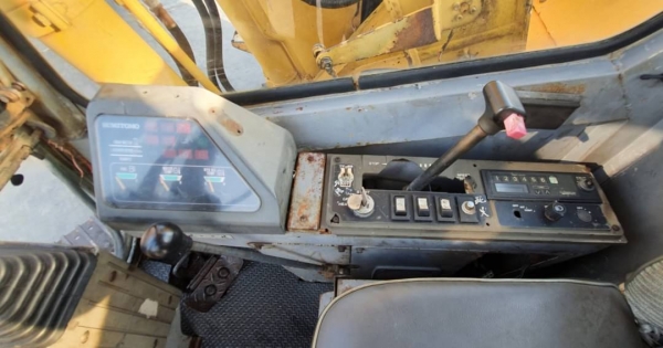 ขายด่วนราคาพิเศษ485,000บาทรถแบคโฮซูมิโตโม่SH120เทียบเท่าPC120รถนอกเพิ่งนำเข้ามาใหม่ยังไม่เคยใช้งานในเมืองไทยเลย