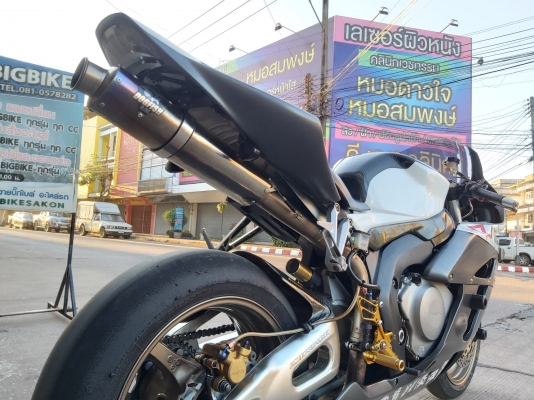 ขาย HONDA CBR1000RR ปี2006 แต่งสวย เครื่องดี พร้อมของแต่งหลายรายการ อินวอยส์ สรรพสามิตร ราคา 115000 