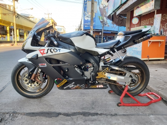 ขาย HONDA CBR1000RR ปี2006 แต่งสวย เครื่องดี พร้อมของแต่งหลายรายการ อินวอยส์ สรรพสามิตร ราคา 115000 