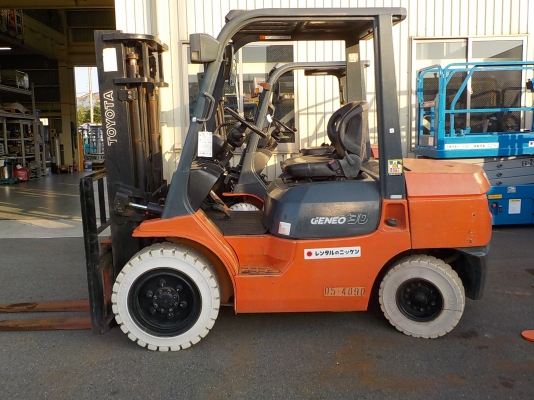 รถ FOLKLIFT : TOYOTA 2-7FD30