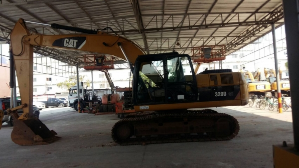 รถขุดขนาด 20 ตัน