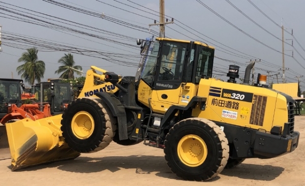 ขายรถตักล้อยาง KOMATSU WA320-7 ปี 2017 นำเข้าเองจากญี่ปุ่น สภาพสวยพร้อมใช้