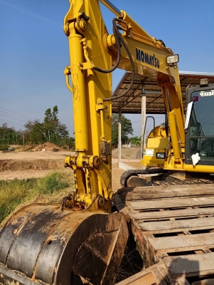 KOMATSU PC70-8 สภาพสวยพร้อมใช้งาน เอกสารเล่มทะเบียน 4&times;&times;&times; กว่าชั่วโมง มีไลน์หัวแย็ค ราคา 1250000  สนใจสอบถามไว้ใช้งาน  093 0764943  K ตั้ม