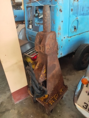 หัวแย็กคอนกรีตใส่รถแบ็คโฮ 40-50