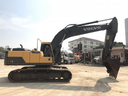 ขายแบคโฮ VOLVO EC210D รถในไทย ปี 2015 พร้อมไฟแนนซ์ สนใจติดต่อ ผึ้ง 095-0563605