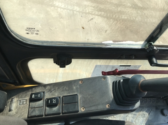 ขายแบคโฮ VOLVO EC210D รถในไทย ปี 2015 พร้อมไฟแนนซ์ สนใจติดต่อ ผึ้ง 095-0563605